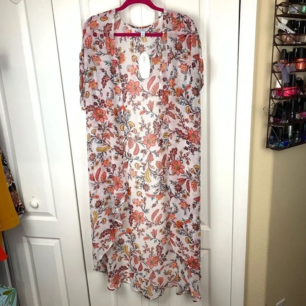 Boutique Plus Size Long Floral Kimono‎